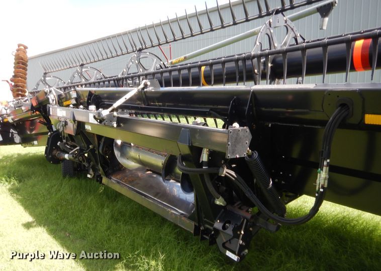 image for item HB9267 2011 Case IH 2142 draper head