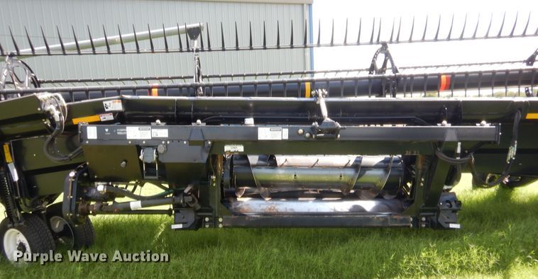 image for item HB9267 2011 Case IH 2142 draper head