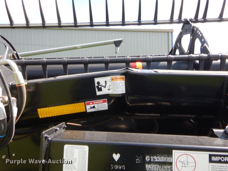 image for item HB9267 2011 Case IH 2142 draper head