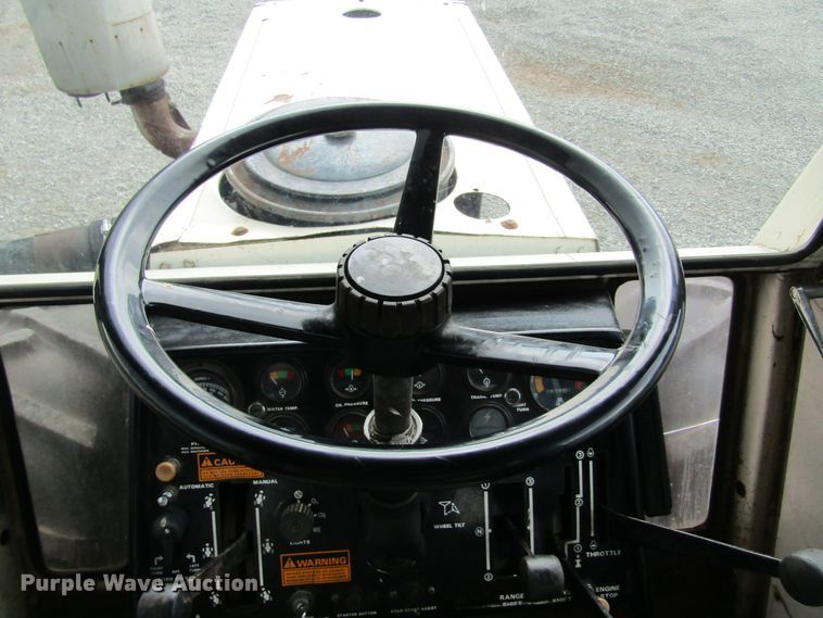 image for item HM9715 1976 Case 2670  4WD tractor