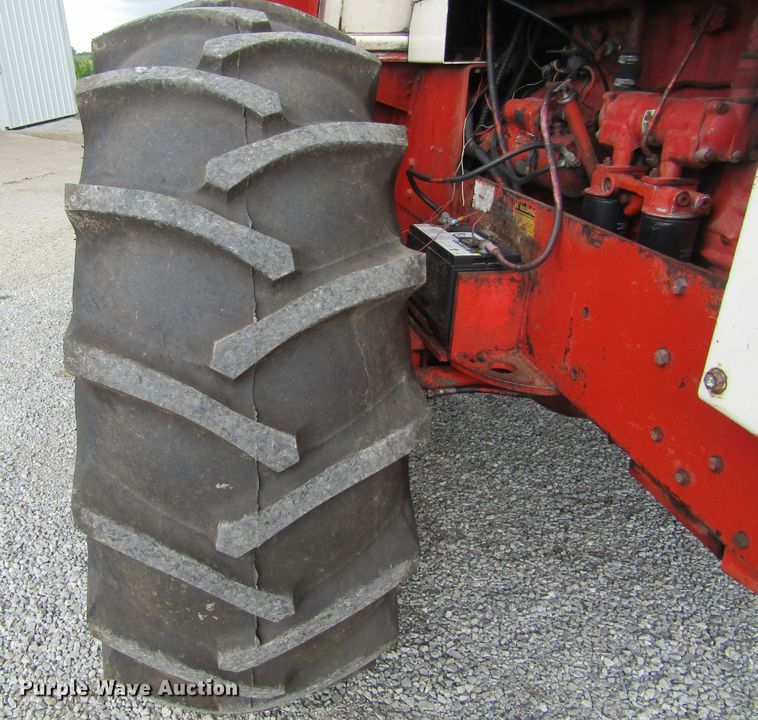 image for item HM9715 1976 Case 2670  4WD tractor