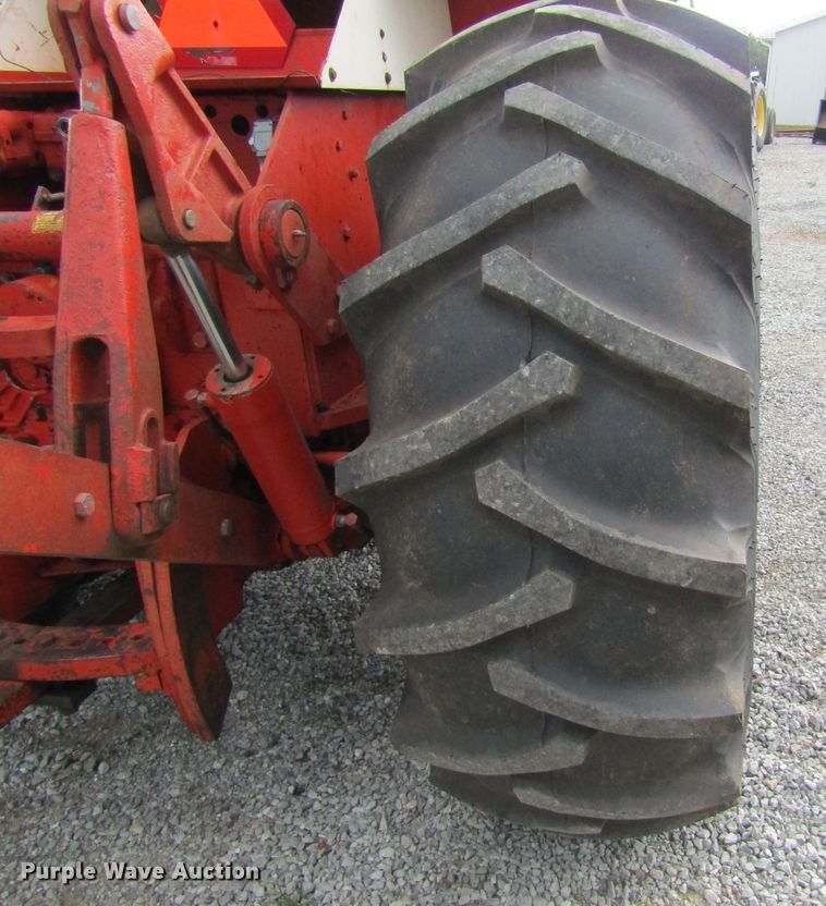 image for item HM9715 1976 Case 2670  4WD tractor