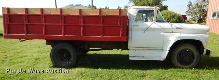 image for item HO9022 1961 Chevrolet  grain truck