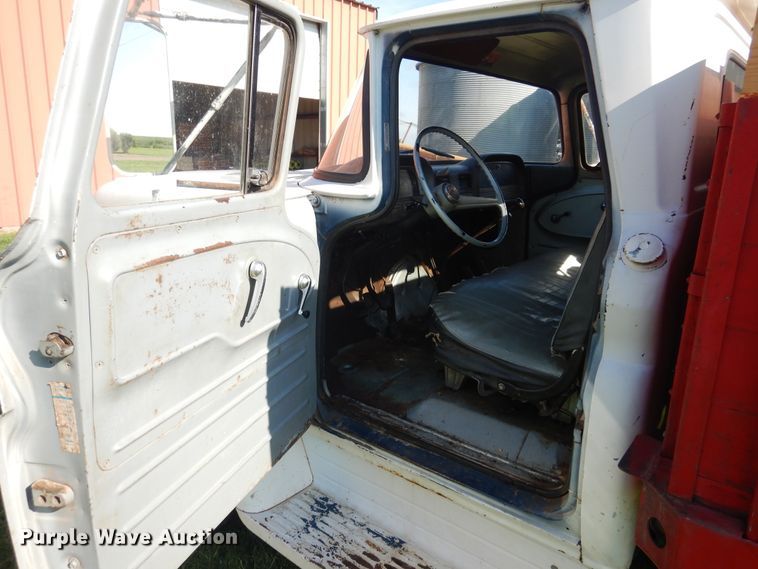 image for item HO9022 1961 Chevrolet  grain truck