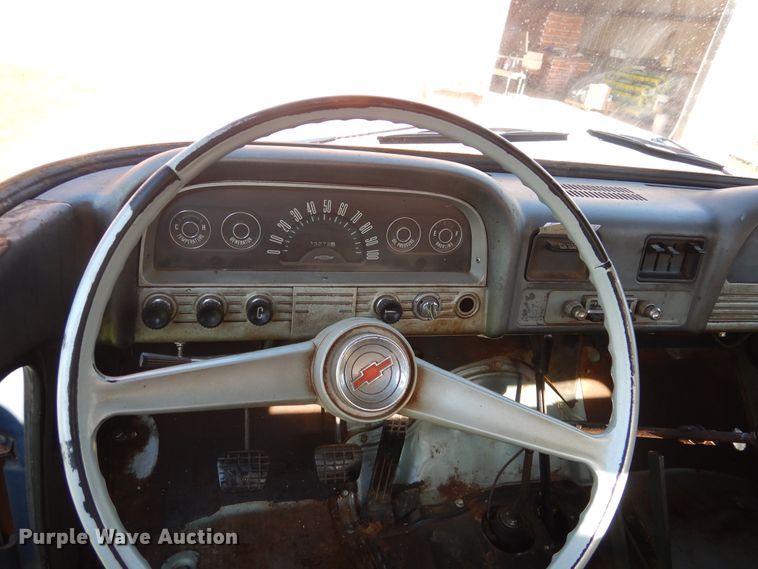 image for item HO9022 1961 Chevrolet  grain truck