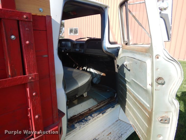 image for item HO9022 1961 Chevrolet  grain truck