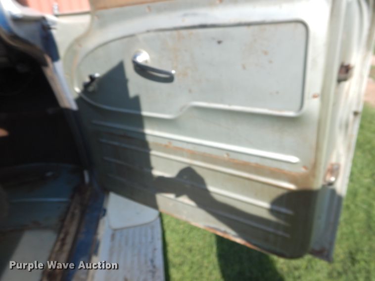 image for item HO9022 1961 Chevrolet  grain truck