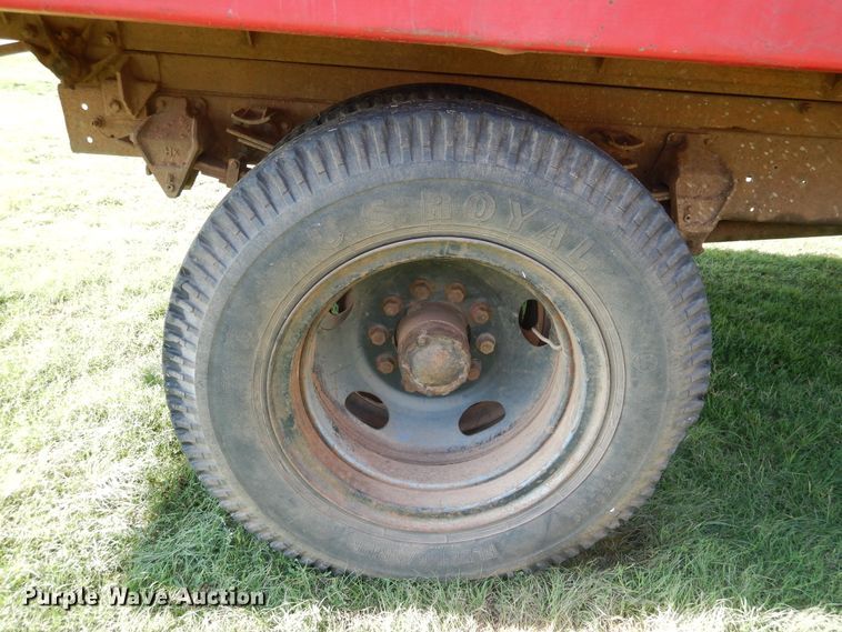 image for item HO9022 1961 Chevrolet  grain truck