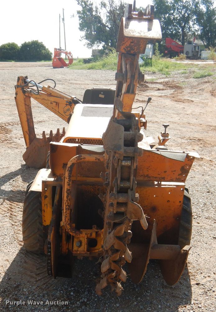 image for item HO9025 Case Davis 30+4  trencher