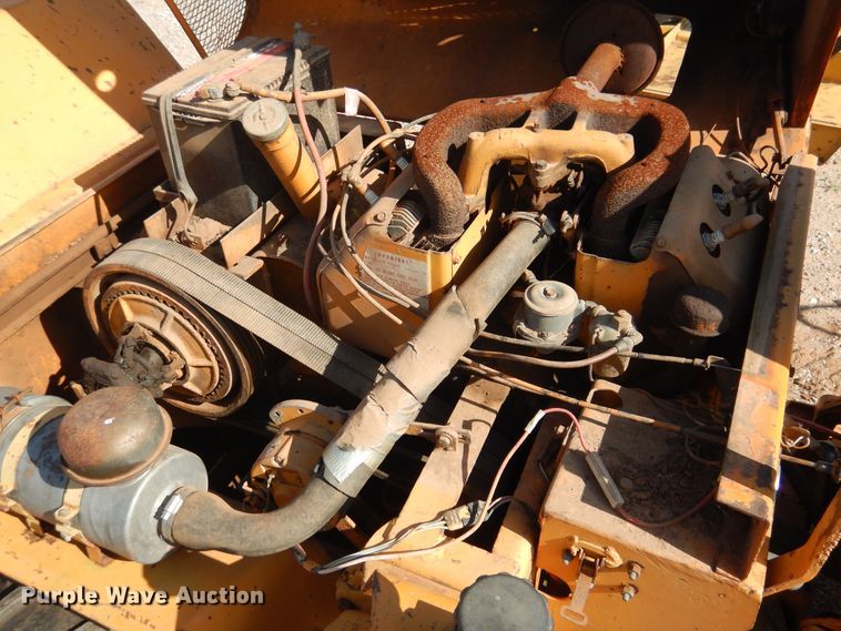 image for item HO9025 Case Davis 30+4  trencher