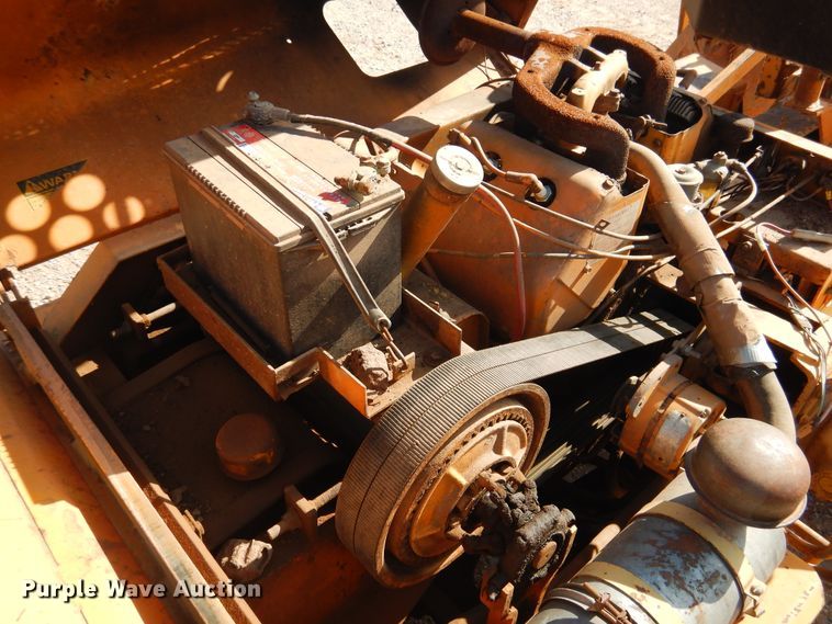 image for item HO9025 Case Davis 30+4  trencher