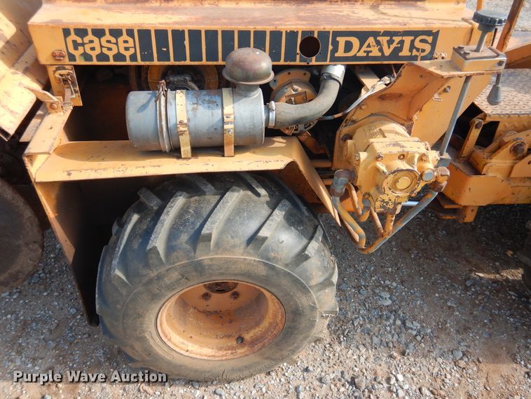 image for item HO9025 Case Davis 30+4  trencher