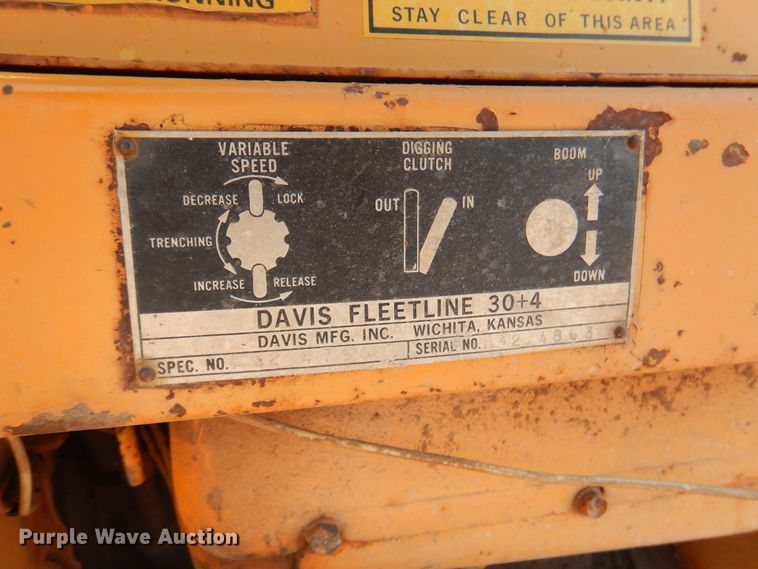 image for item HO9025 Case Davis 30+4  trencher