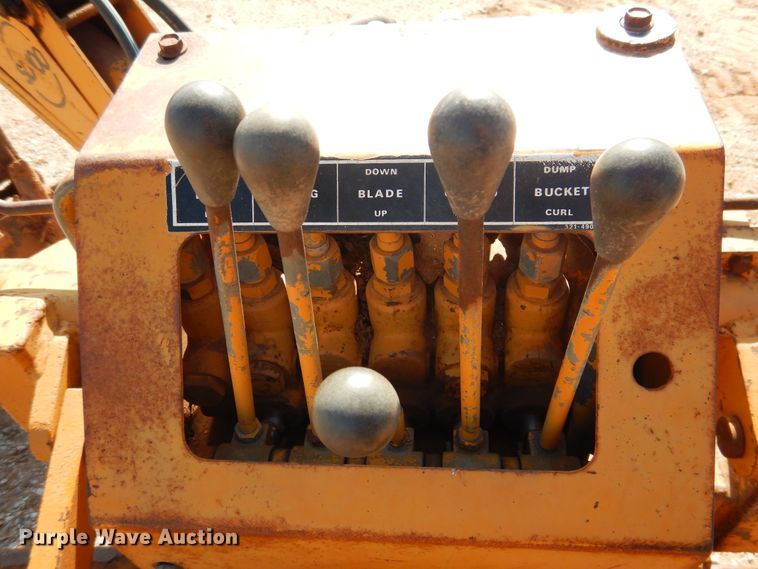 image for item HO9025 Case Davis 30+4  trencher