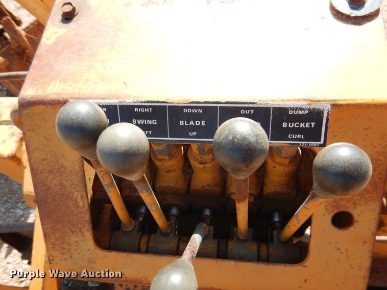 image for item HO9025 Case Davis 30+4  trencher