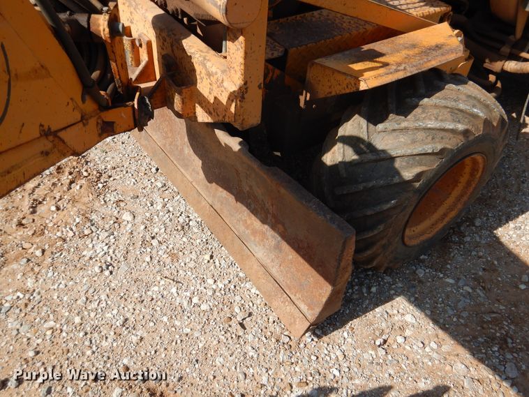 image for item HO9025 Case Davis 30+4  trencher