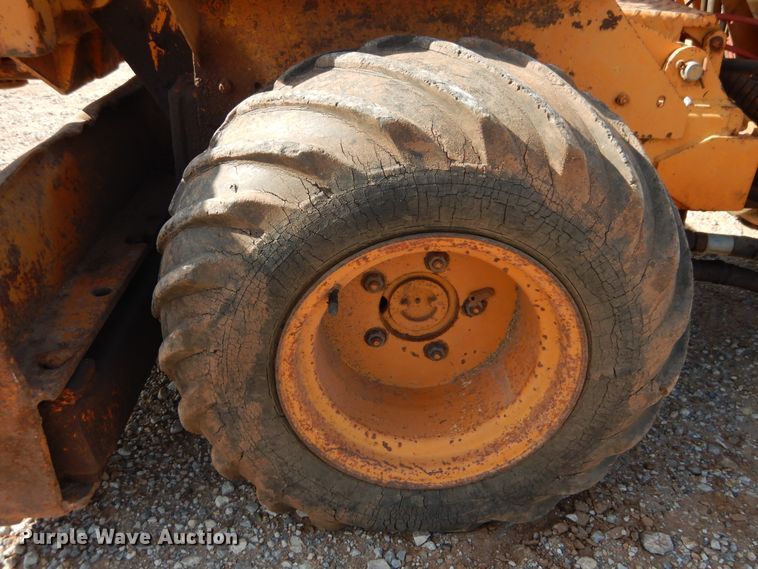 image for item HO9025 Case Davis 30+4  trencher