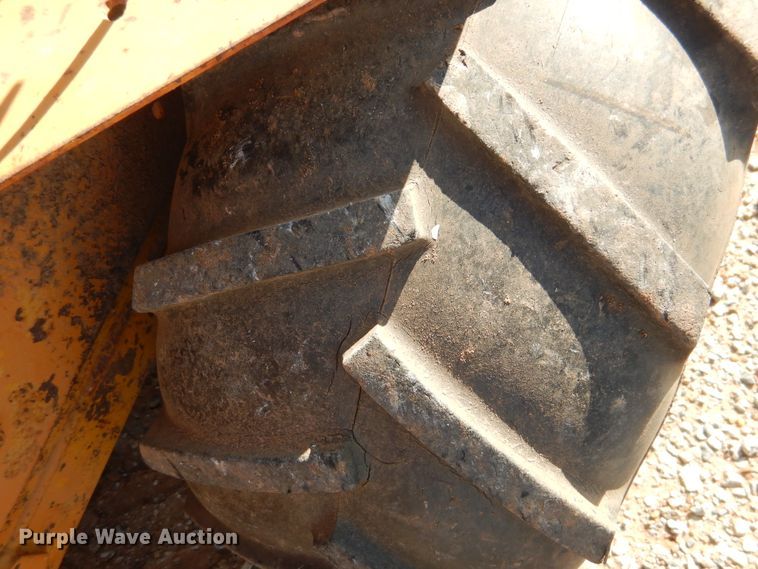 image for item HO9025 Case Davis 30+4  trencher