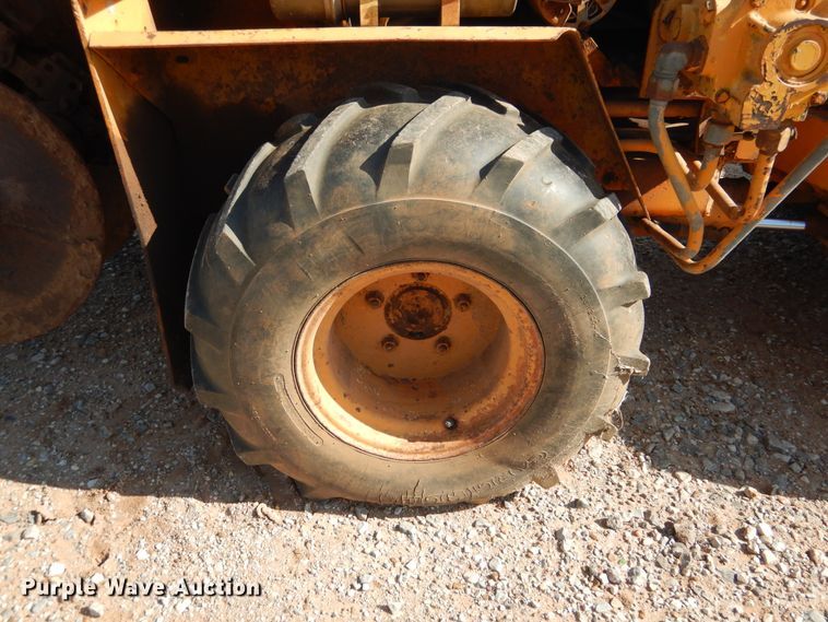 image for item HO9025 Case Davis 30+4  trencher