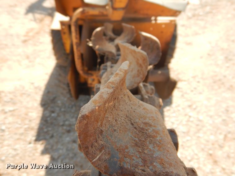 image for item HO9025 Case Davis 30+4  trencher