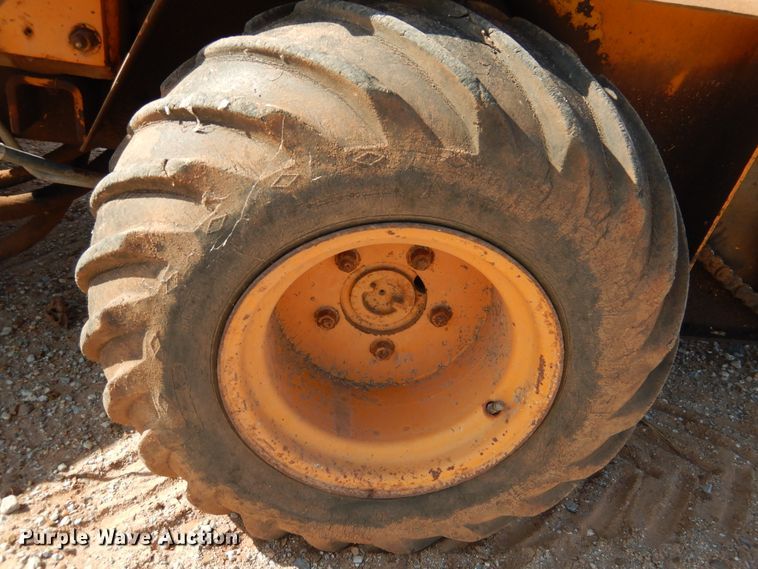 image for item HO9025 Case Davis 30+4  trencher
