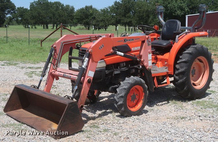 image for item HT9599 2003 Kubota L3130D  MFWD tractor