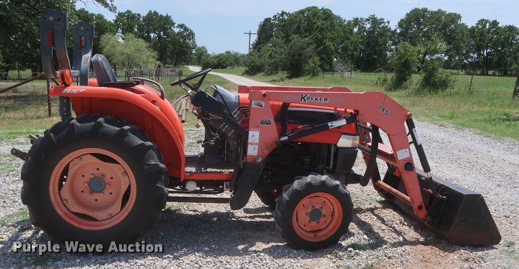 image for item HT9599 2003 Kubota L3130D  MFWD tractor