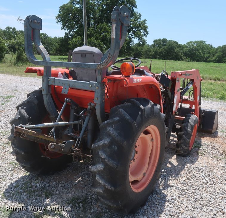 image for item HT9599 2003 Kubota L3130D  MFWD tractor