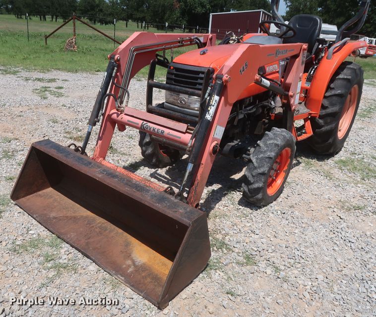 image for item HT9599 2003 Kubota L3130D  MFWD tractor