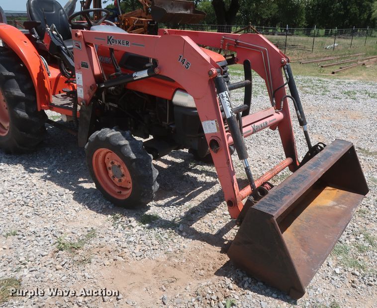 image for item HT9599 2003 Kubota L3130D  MFWD tractor