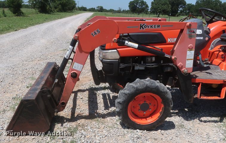 image for item HT9599 2003 Kubota L3130D  MFWD tractor