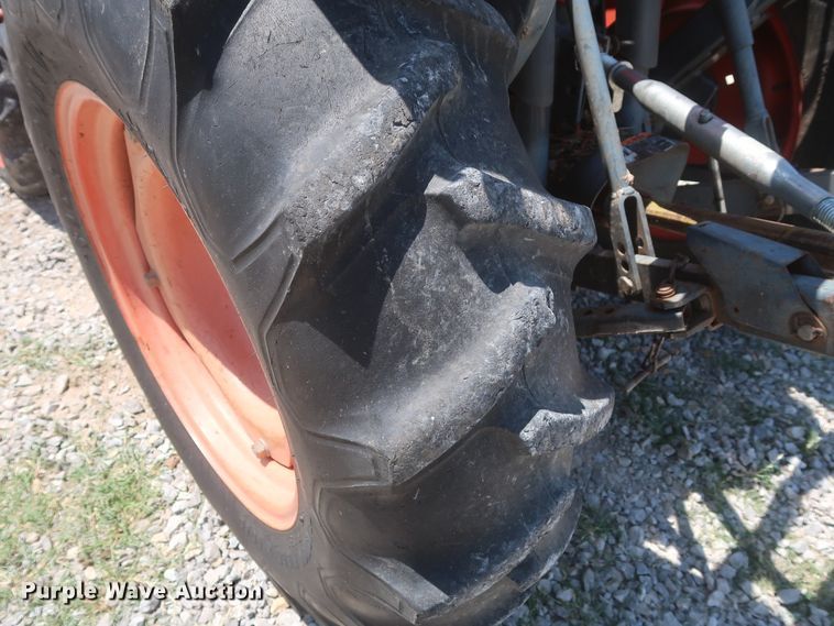 image for item HT9599 2003 Kubota L3130D  MFWD tractor