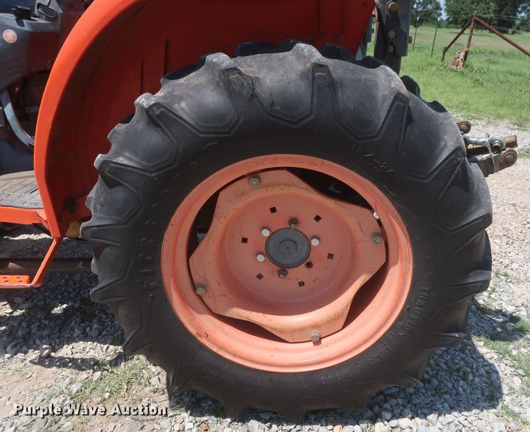 image for item HT9599 2003 Kubota L3130D  MFWD tractor