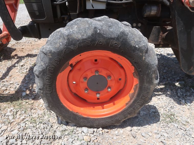 image for item HT9599 2003 Kubota L3130D  MFWD tractor