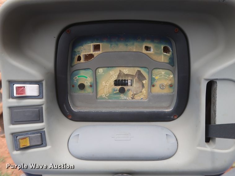 image for item HT9604 2005 New Holland TN60A  MFWD tractor