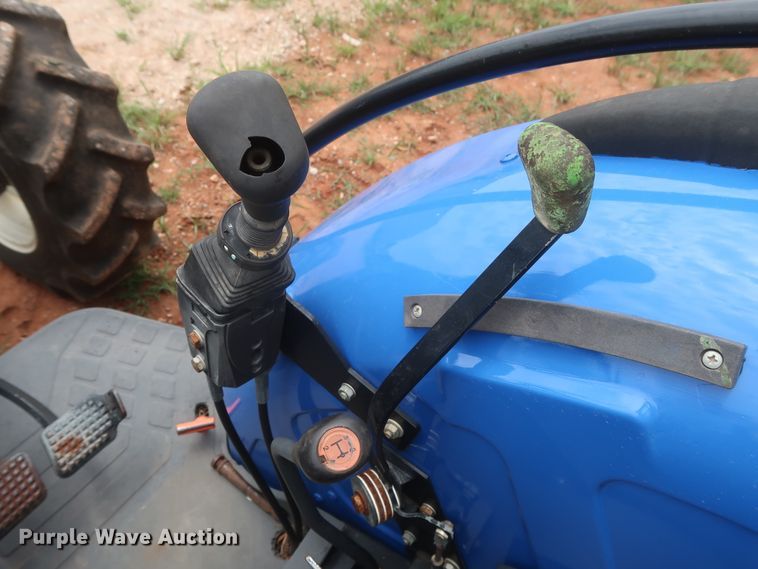 image for item HT9604 2005 New Holland TN60A  MFWD tractor