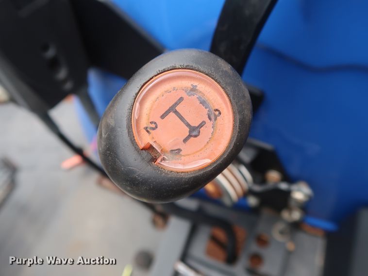 image for item HT9604 2005 New Holland TN60A  MFWD tractor