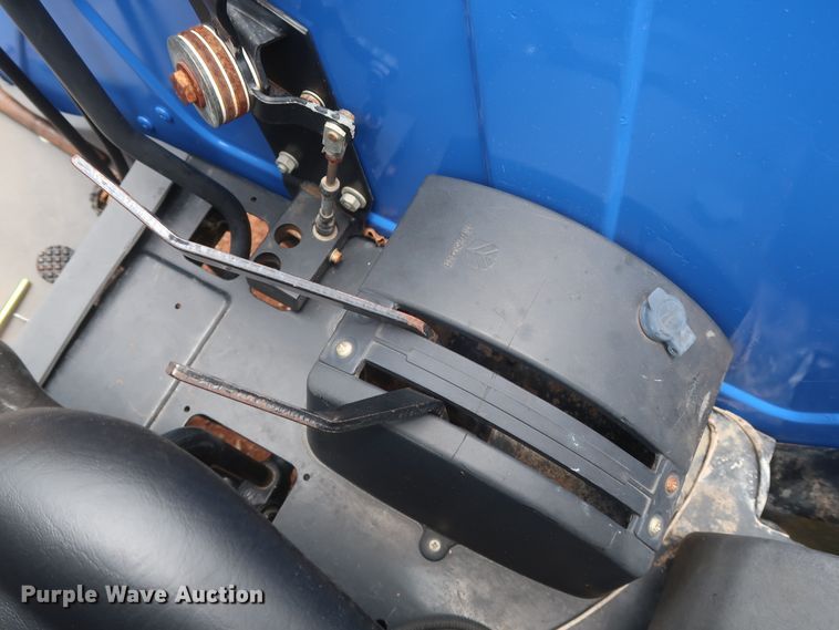 image for item HT9604 2005 New Holland TN60A  MFWD tractor