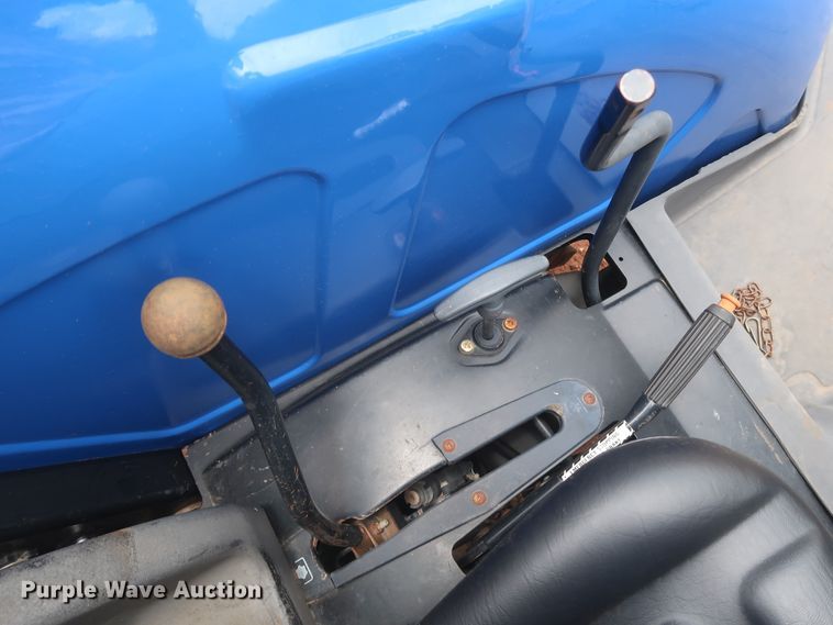 image for item HT9604 2005 New Holland TN60A  MFWD tractor
