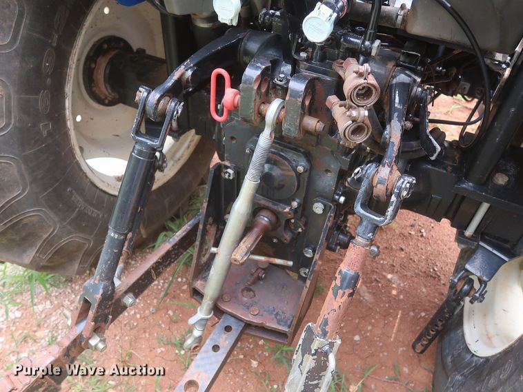 image for item HT9604 2005 New Holland TN60A  MFWD tractor