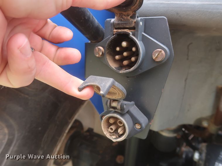 image for item HT9604 2005 New Holland TN60A  MFWD tractor