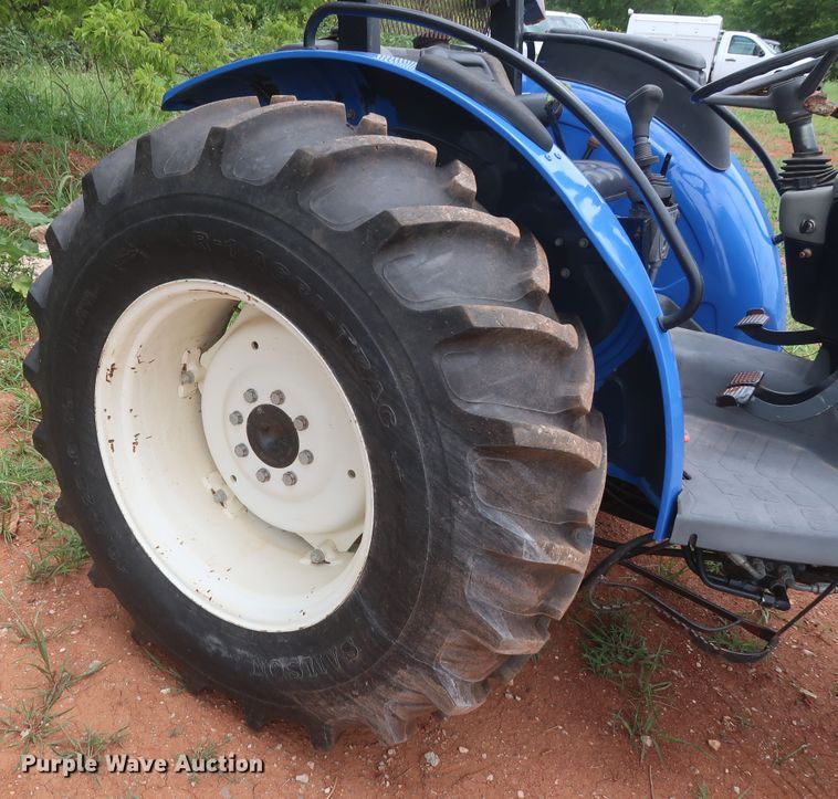 image for item HT9604 2005 New Holland TN60A  MFWD tractor