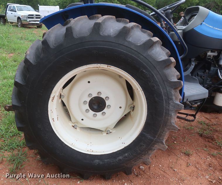 image for item HT9604 2005 New Holland TN60A  MFWD tractor