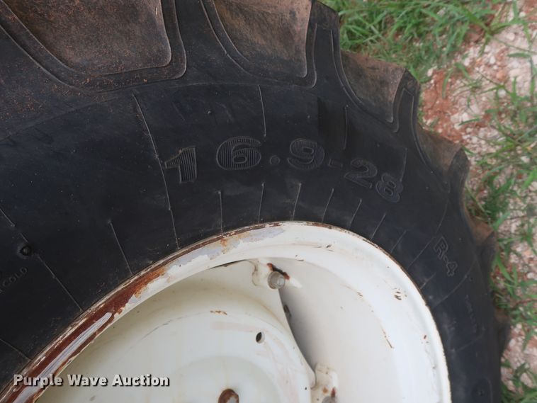 image for item HT9604 2005 New Holland TN60A  MFWD tractor