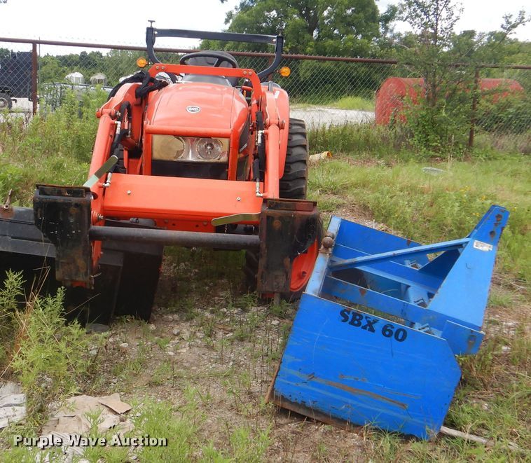 image for item HY9260 2014 Kioti CK27  tractor