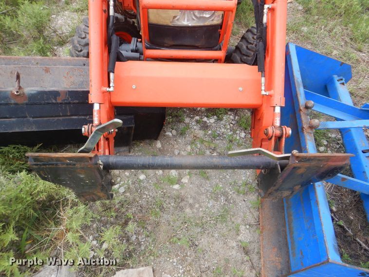 image for item HY9260 2014 Kioti CK27  tractor