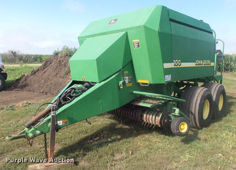 image for item J5390 John Deere 100  large square baler