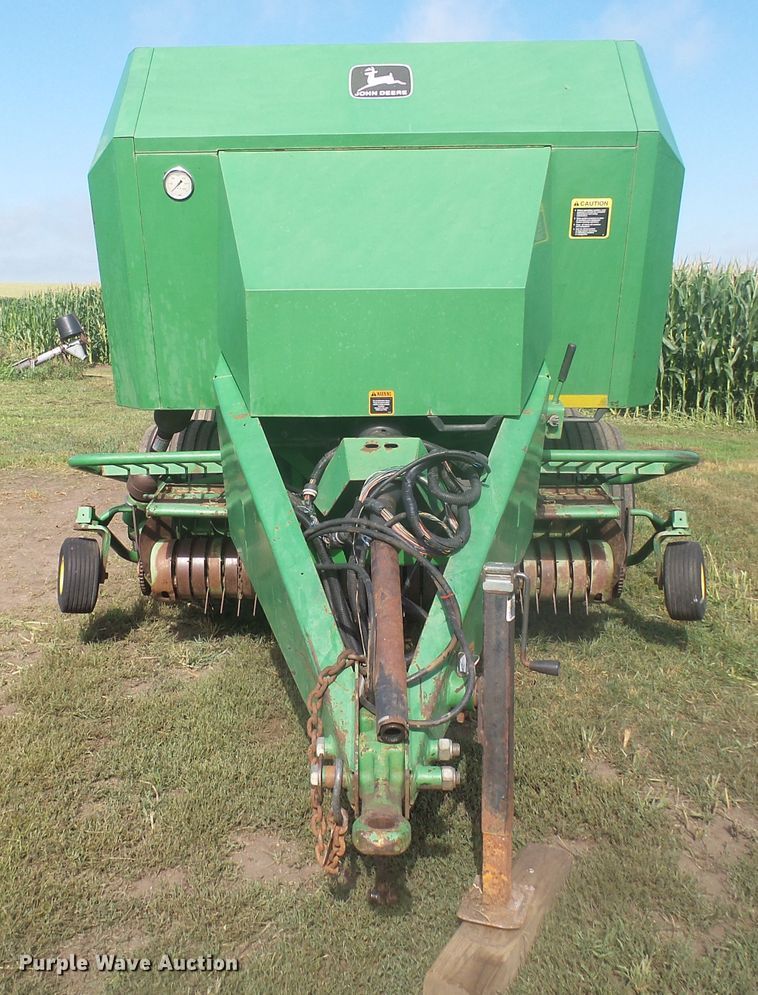 image for item J5390 John Deere 100  large square baler