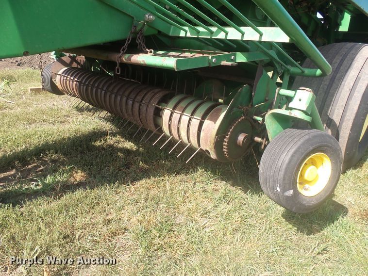 image for item J5390 John Deere 100  large square baler