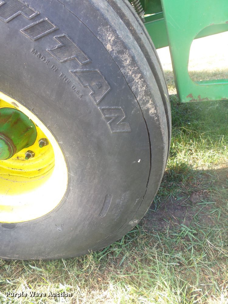 image for item J5390 John Deere 100  large square baler